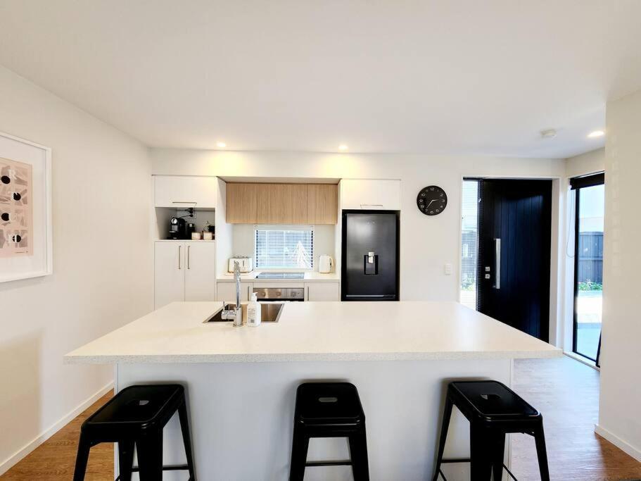 Central Home With Internal Garage - Close To Cbd! ไครสต์เชิร์ช ภายนอก รูปภาพ