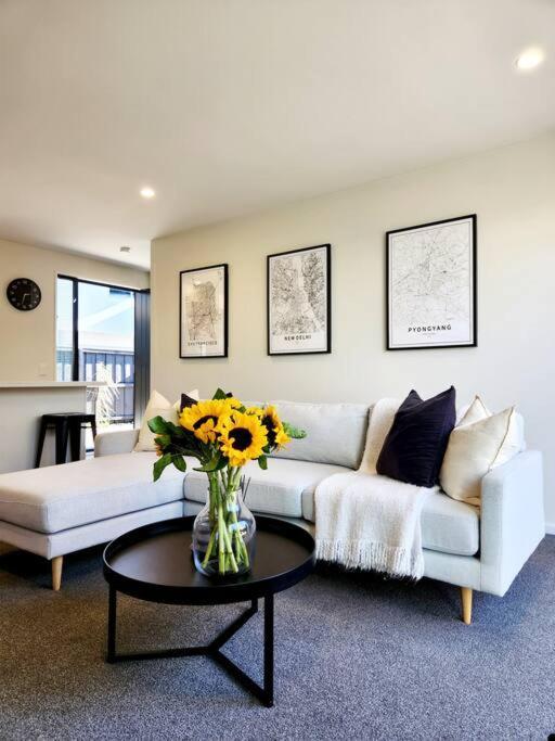 Central Home With Internal Garage - Close To Cbd! ไครสต์เชิร์ช ภายนอก รูปภาพ